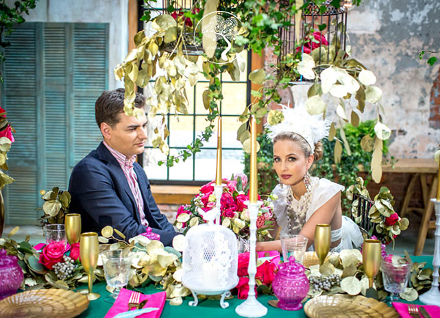 винтажная свадьба с крыльями в декоре, фотосессия жениха и невесты