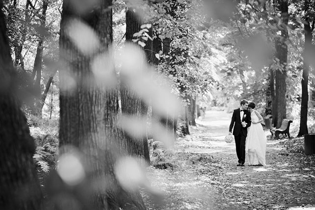 Винтажная свадьба Максима и Вики, фотосессия жениха и невесты в парке