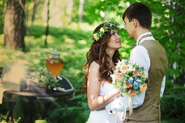 волшебная свадьба среди папоротников, встреча жениха и невесты