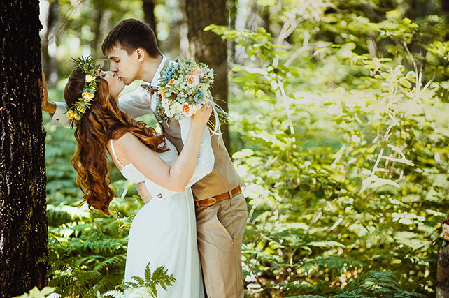 волшебная свадьба среди папоротников, жених и невеста