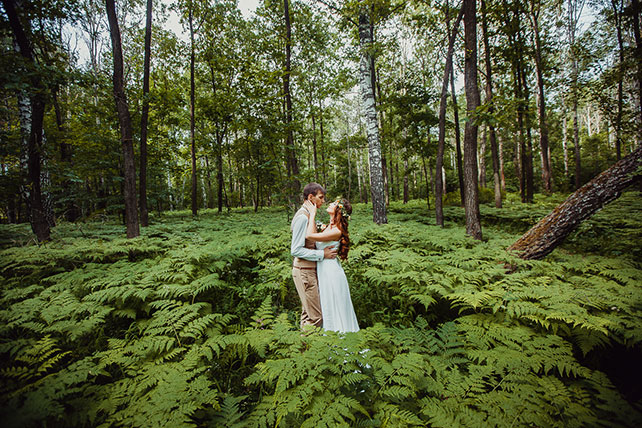 волшебная свадьба среди папоротников, жених и невеста