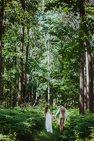 волшебная свадьба среди папоротников, жених и невеста