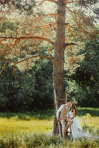волшебная свадьба среди папоротников, жених и невеста