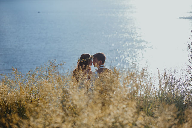 волшебная свадьба среди папоротников, жених и невеста