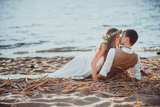 волшебная свадьба среди папоротников, жених и невеста