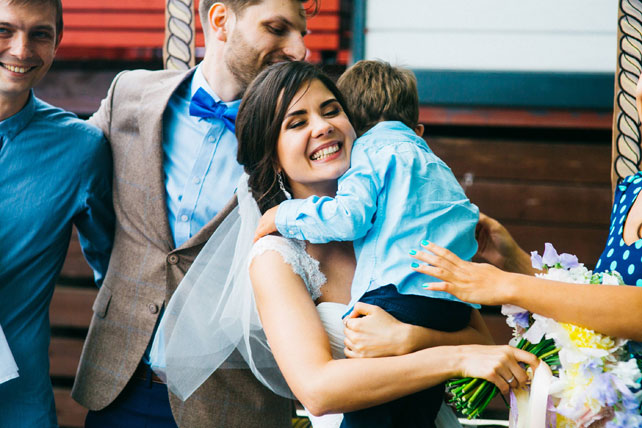 Воздушная свадьба, невеста с ребенком 