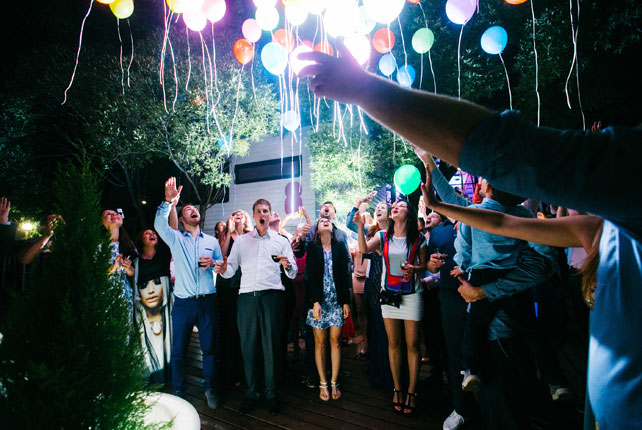 Воздушная свадьба, запуск в небо шаров