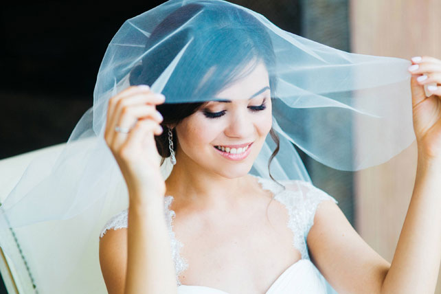 Воздушная свадьба, невеста с фатой