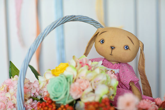 Воздушная мятно-голубая свадьба Даши и Ярослава, мягкие игрушки в декоре свадьбы