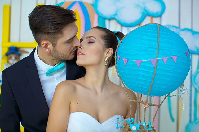 Воздушная мятно-голубая свадьба Даши и Ярослава, фотосессия жениха и невесты
