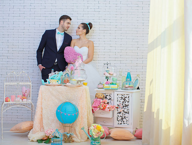 Воздушная мятно-голубая свадьба Даши и Ярослава, фотосессия жениха и невесты