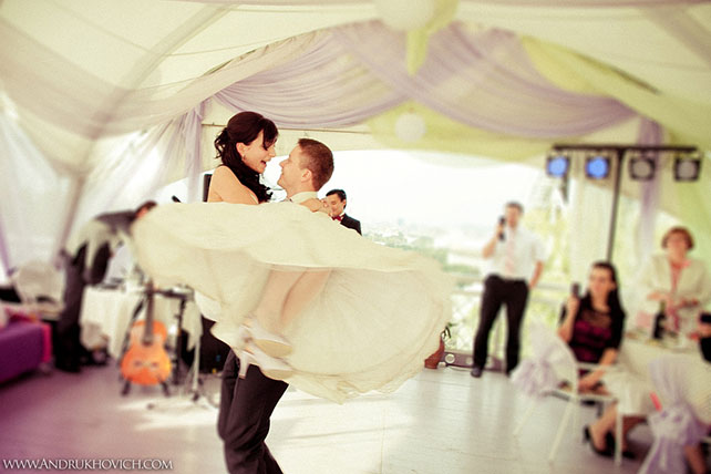 современная свадьба, банкет в шатре