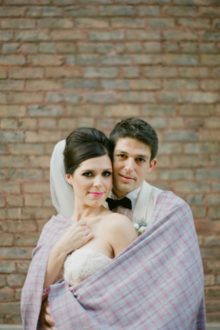 Молодожены и плед