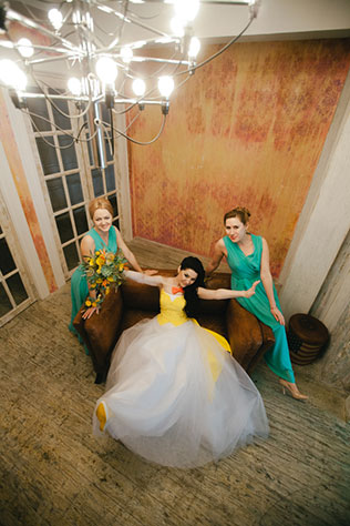 яркая свадьба с совами, подружки невесты в бирюзовом