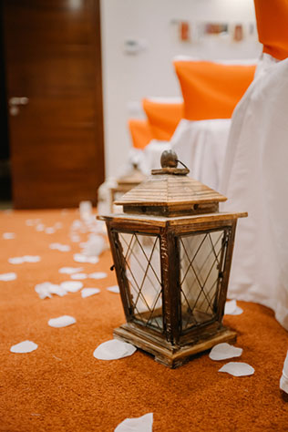 яркая свадьба с совами, декор церемонии