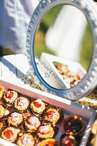 задорная рустикальная свадьба, детали декора