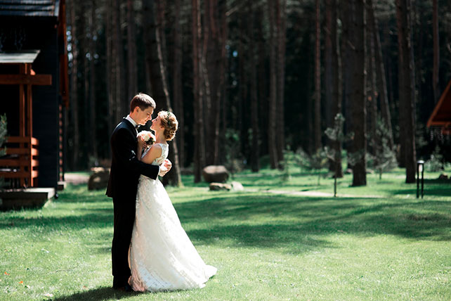 загородная свадьба, встреча жениха и невесты