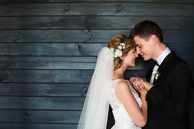 загородная свадьба, жених и невеста