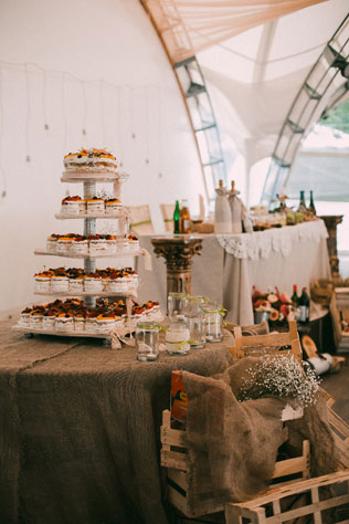 Зелёная свадьба в стиле рустик, сладкий стол