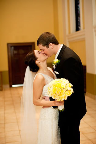 реальная зимняя классическая свадьба