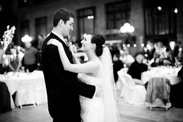 реальная зимняя классическая свадьба