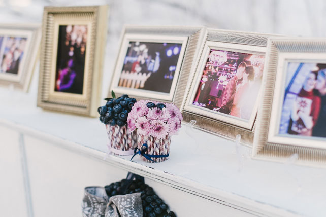 зимняя черничная свадьба, декор фотосессии, фото в рамках