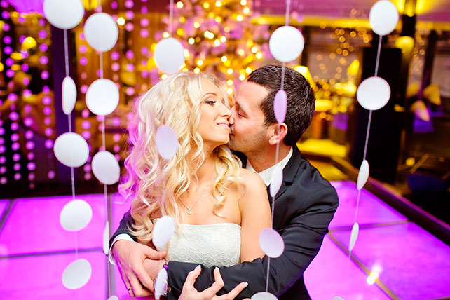 гламурная зимняя свадьба, жених и невеста