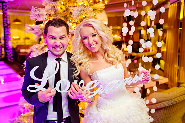 гламурная зимняя свадьба, жених и невеста