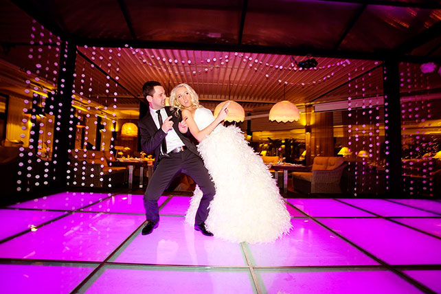 гламурная зимняя свадьба, танец жениха и невесты