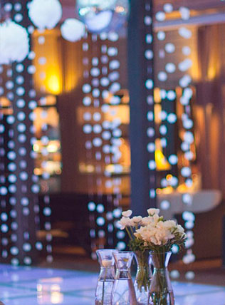 гламурная зимняя свадьба, декор банкетного зала