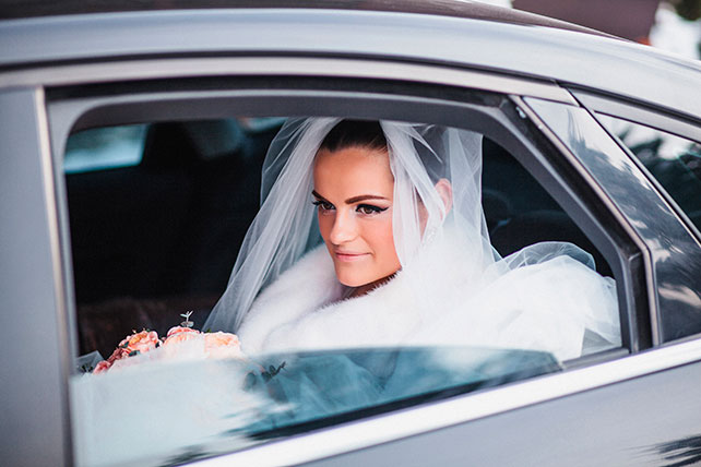 зимняя свадьба в стиле рок-н-ролл, невеста