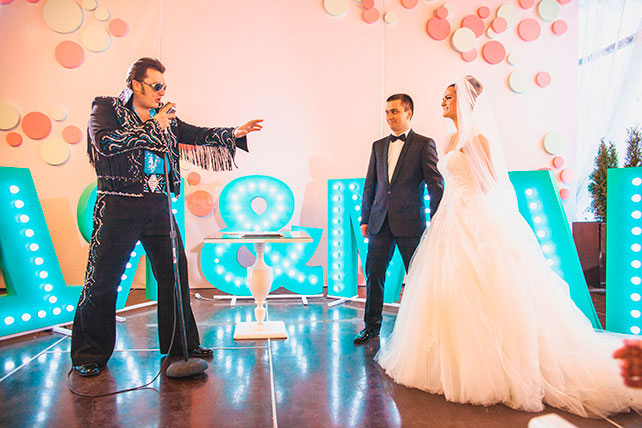 зимняя свадьба в стиле рок-н-ролл, церемония