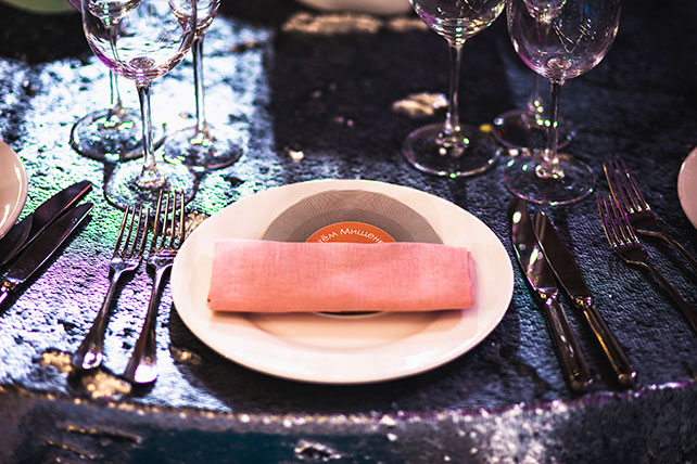 зимняя свадьба в стиле рок-н-ролл, декор места торжества