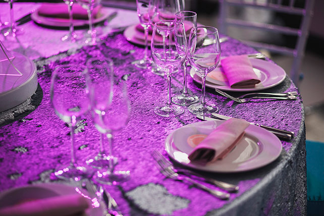 зимняя свадьба в стиле рок-н-ролл, декор места торжества