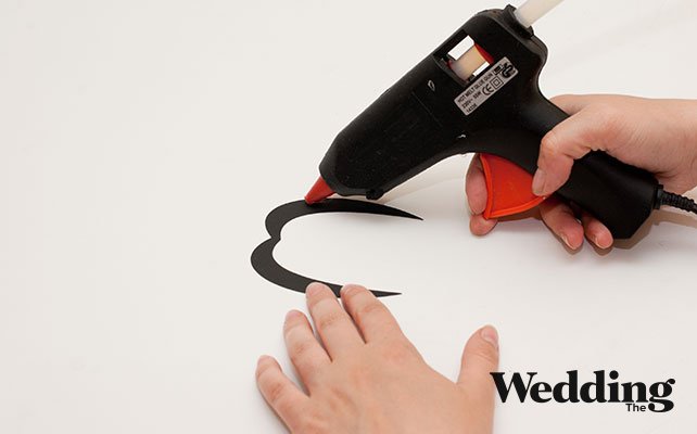 каждую деталь приклеить к палочке