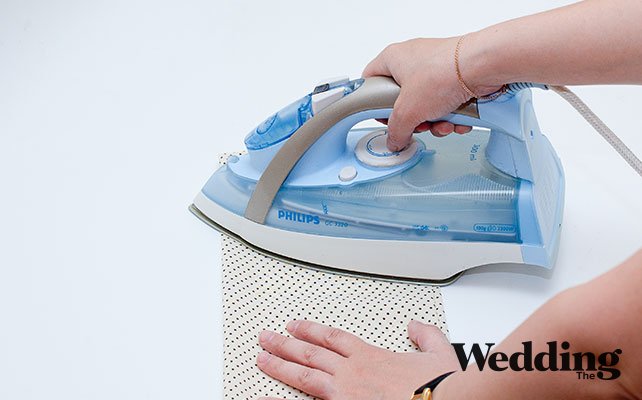 Как сделать красивый бант для декора стула, разгладить заготовку