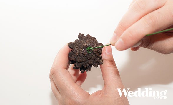 букет невесты из шишек