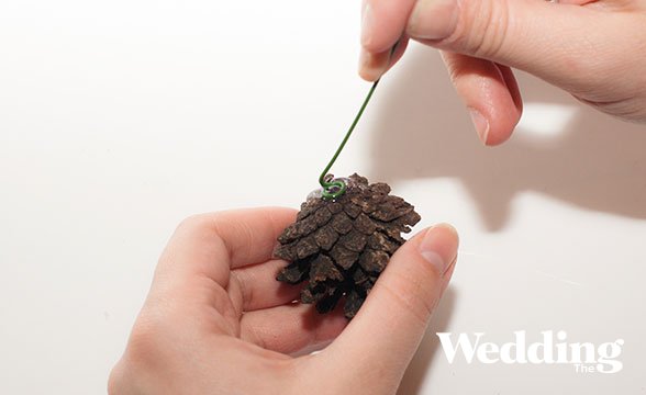 букет невесты из шишек