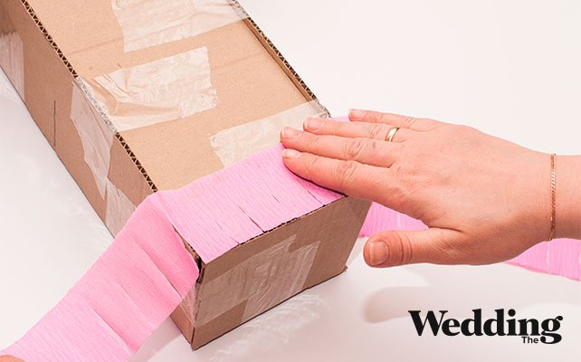 приклеиваем бахрому к букве