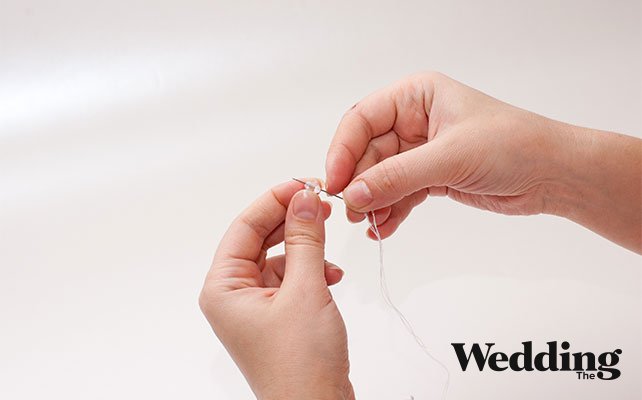 нанизать бусины-кристаллы на нитку