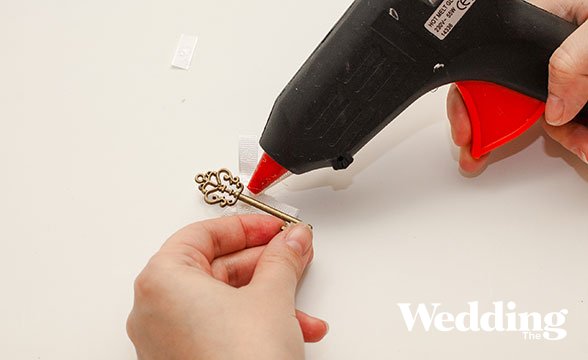 как сделать бутоньерку жениха с ключиком