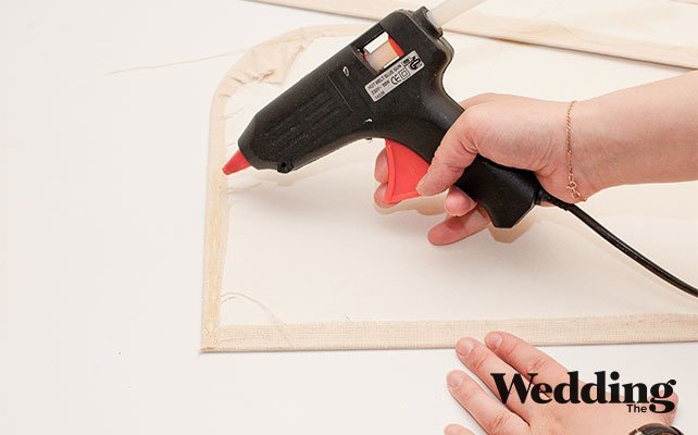 приклеить к дну толщину