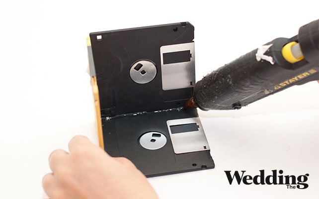 проклеить стыки изнутри