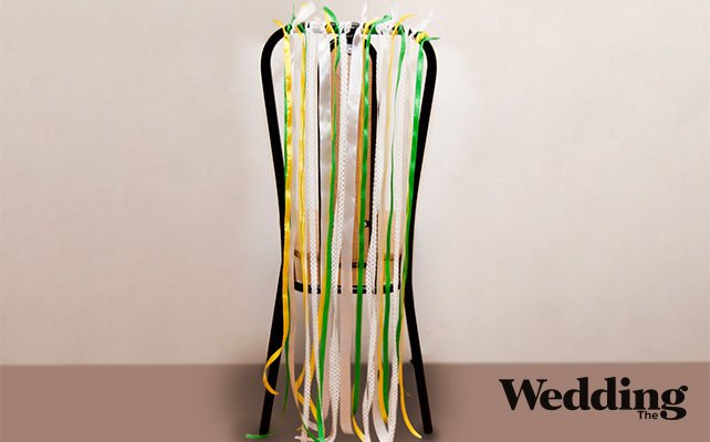 декор стульев лентами своими руками