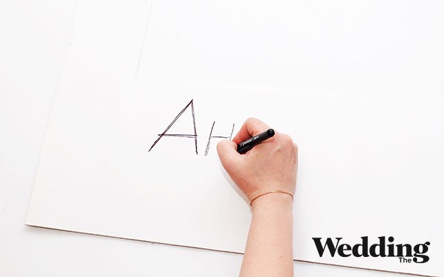 Как своими руками сделать фоторамку для фотосессии, наклеить белую рамку на картонную и написатть имена