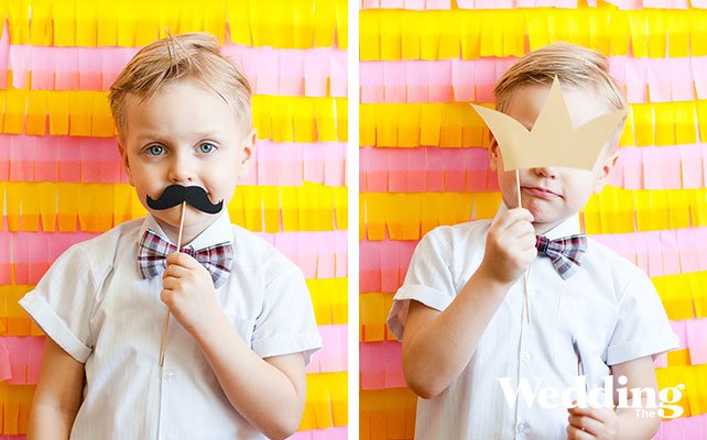 фотозона из бумаги двух цветов