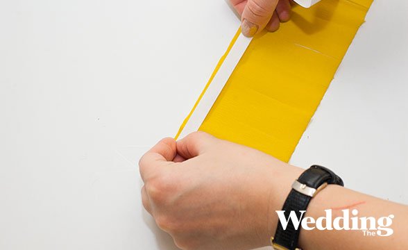 фотозона из бумаги двух цветов