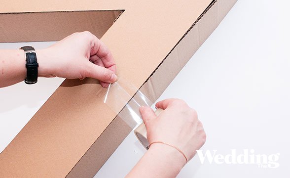 Основные преимущества объемных букв из картонных материалов: