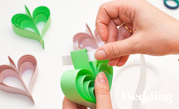 гирлянда из ажурных сердечек