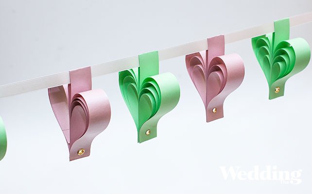 гирлянда из ажурных сердечек